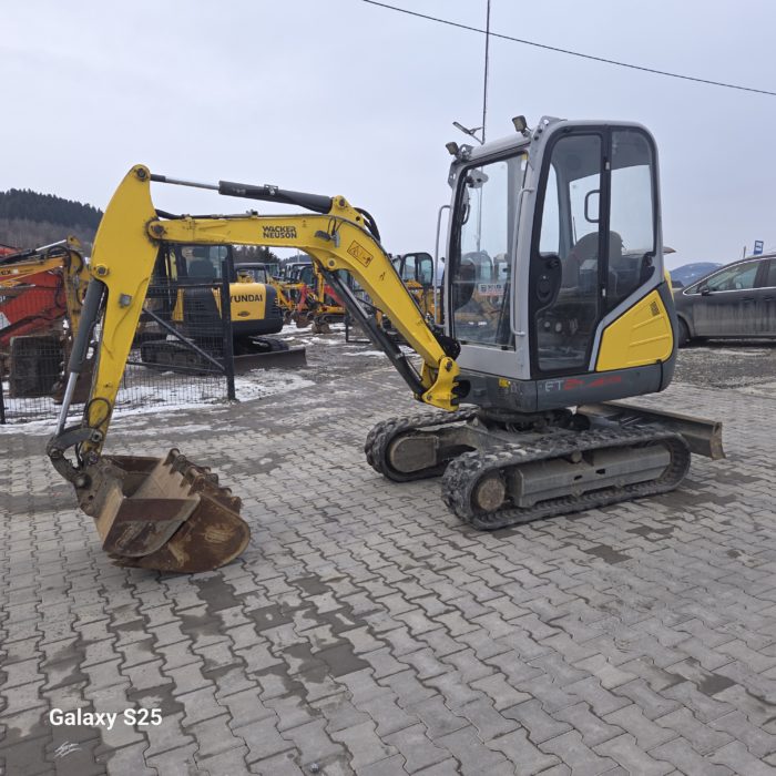 Minikoparka Neuson Wacker ET24