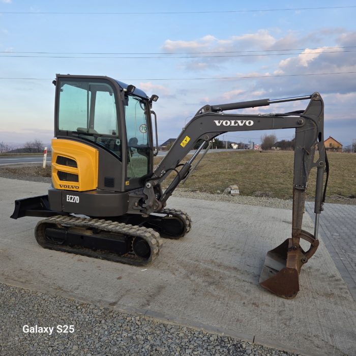 Minikoparka Volvo EC27D