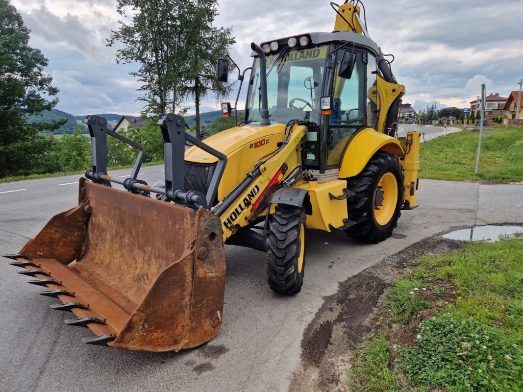 Koparko-ładowarka New Holland B100C
