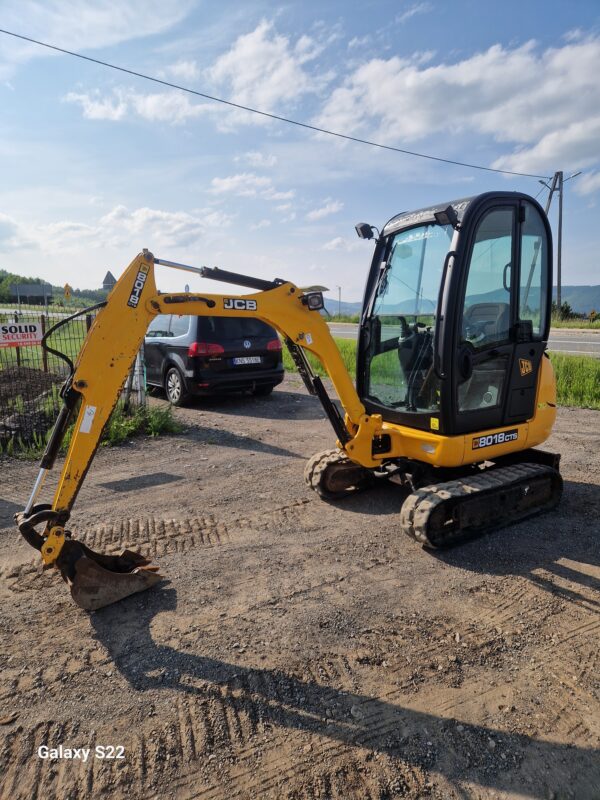 Minikoparka JCB 8018