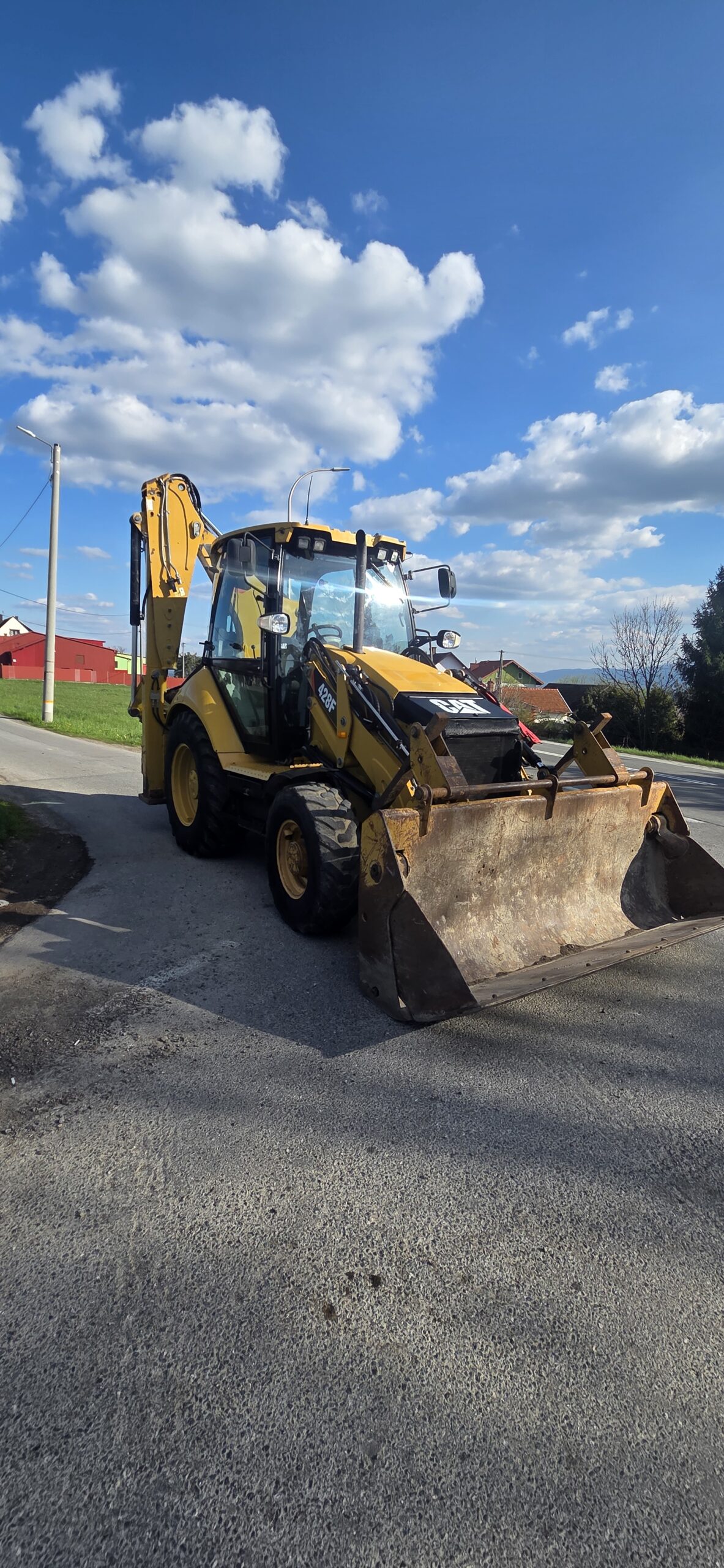 Koparko-ładowarka Cat 428 F - obrazek 4