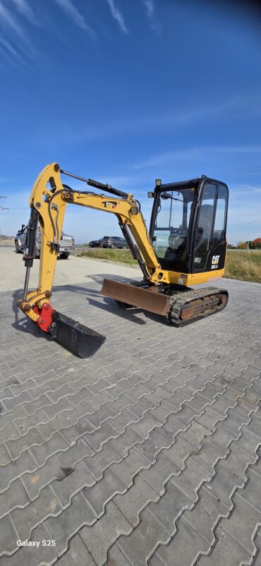 Minikoparka Cat 302.4
