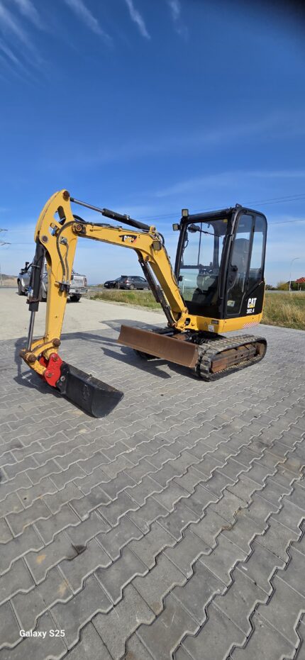 Minikoparka Cat 302.4