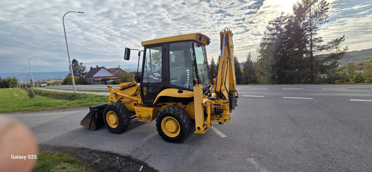 Koparko-ładowarka JCB 2CX