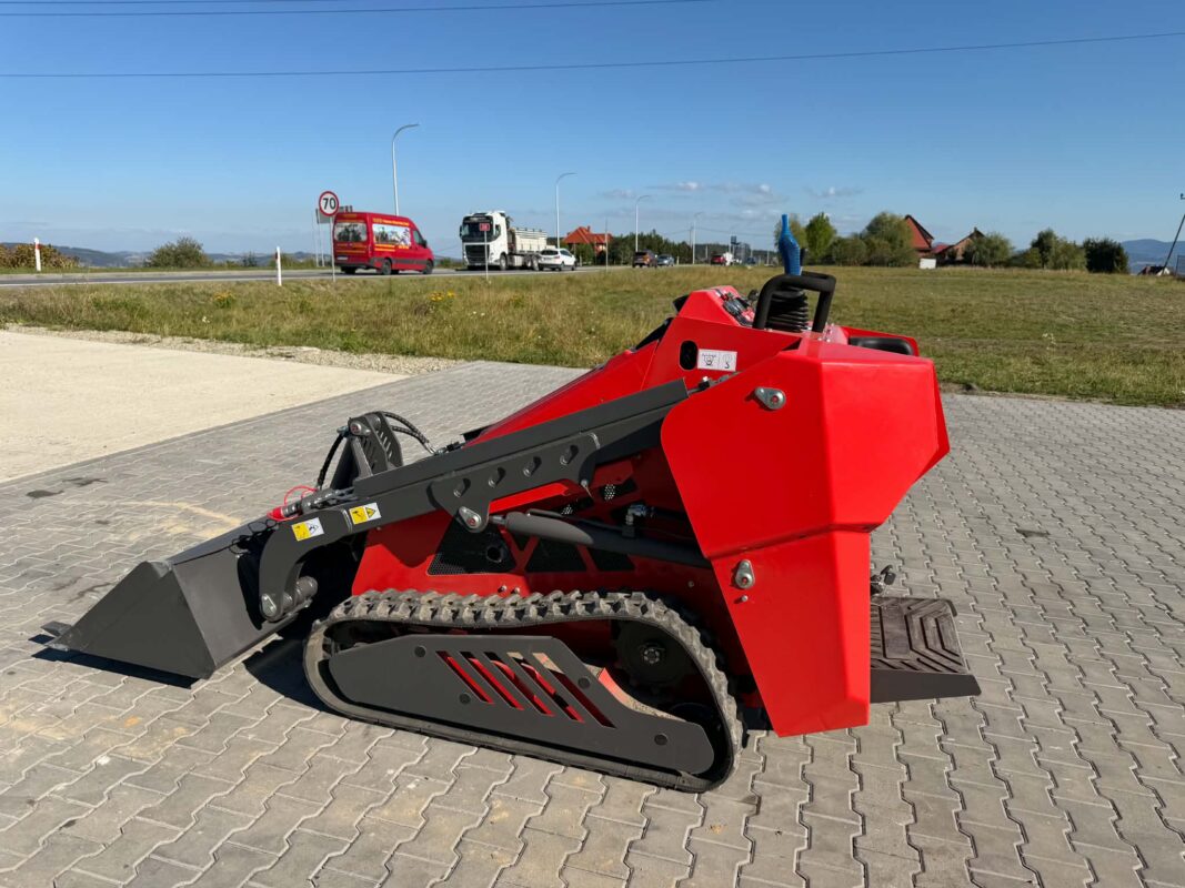 Nowa miniładowarka Huayee Hy 680